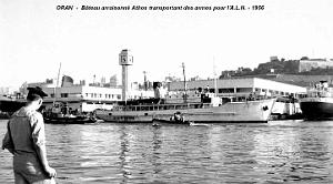 Oran - Port - Bateau arraisonne Athos - 1956
